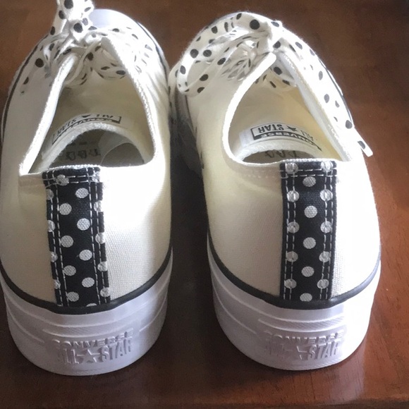 NEW Converse White and Black Platform OZ Sneakes - Picture 2 of 8